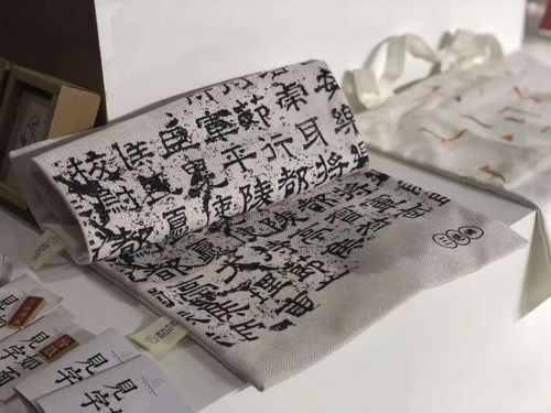 漯河海樂(lè)文創(chuàng)產(chǎn)品亮相第七屆中原（鶴壁）文化產(chǎn)業(yè)博覽交易會(huì)，文化經(jīng)紀(jì)人服務(wù)助力產(chǎn)業(yè)發(fā)展